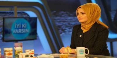 Moda tasarımcısı Büşra Meşe Yıldırım, Beyaz TV'de TV programına başladı