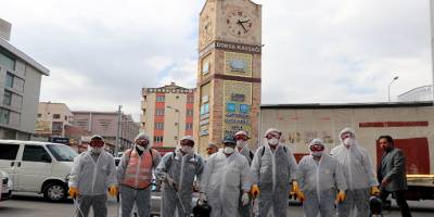 Nevşehir Belediyesi Nevşehir’de cadde ve kaldırımlar dezenfekte yapılıyor