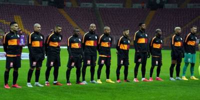 Galatasaray bugün çift antremanla günü tamamladı