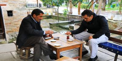 Korona virüsü Adana’da kıraathaneci ve vatandaşlar yasağa uymadı