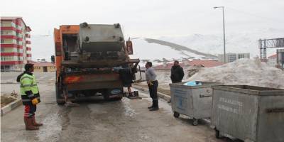 Bitlis Belediyesi kar ve çöpler ayrıştırılıyor