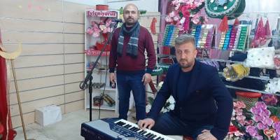 Osmaniye’nin Kadirli ilçesinde Fatih Bulut’un Koronaya kolonyalı şarkı