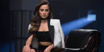 Derya Uluğ, koronavirüs korkusuyla kendisini karantinaya aldı