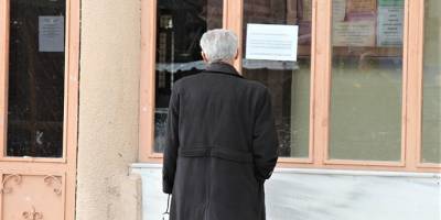 Van’da cami kapısına asılan yazıyı görünce geri döndüler