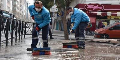 Manisa’nın cadde ve sokakları yıkanıyor