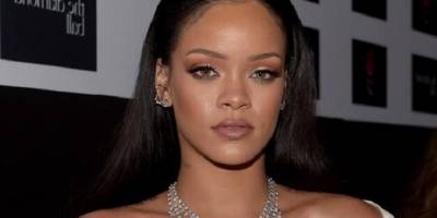 Popun kraliçesi Rihanna'dan, salgınla mücadeleye dev yardım