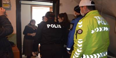 Kütahya'da yaşlıların ihtiyaçlarını polis karşılıyor