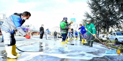 Korona virüs sebebiyle Mamak’ın dört bir yanı dezenfekte ediliyor