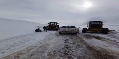 Horasan’da Mart kapıdan baktırdı