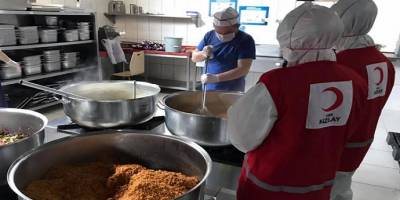 Karantina yurdunda kalanlara Kızılay 4 öğün yemek veriyor