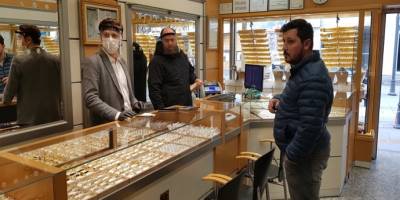 Kuyumcular 2 günlüğüne kepenklerini açtı