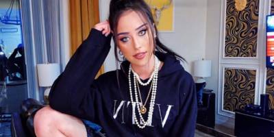 Karantinada olan Zenep, sevgilisiyle ormanda sarmaş dolaş poz verdi