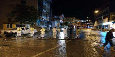 Hatay Reyhanlı'da trafiğe kapatılan caddeler dezenfekte edildi