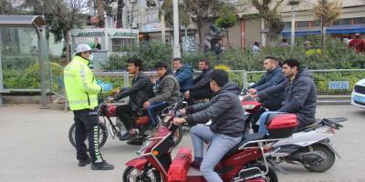 Kilis’te polis “evde kalın” uygulamasını sıklaştırdı