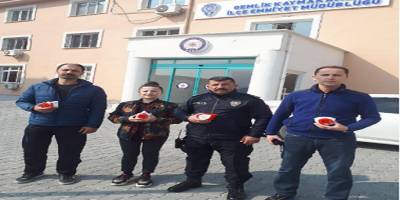 Bursa'da bir meslek lisesinden emniyete maske desteği