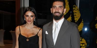 Arda Turan'ın eşi, servet değerindeki giyinme odasının kapılarını açtı