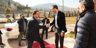 Yeni Malatyaspor 'lig devam edecek' düşüncesiyle devam ediyor