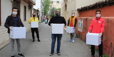 Antalya'da muhtar maaşıyla başladı hayırsever timi kurdu