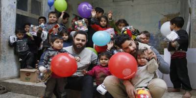 Suriye İdlib'te aynı evde yaşayan 42 yetim artık sahipsiz değil