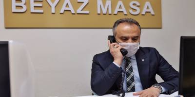 Başkan Alinur Aktaş çağrı merkezinde telefonların başına geçti