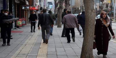 Van halkı ’evde kal’ çağrısına aldırış etmedi