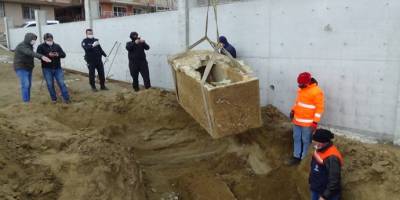 Silivri’de roma dönemine ait olduğu düşünülen lahit mezar bulundu