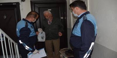 Yenice belediyesi zabıta ekiplerinden 65 yaş üstü vatandaşlara yardım eli