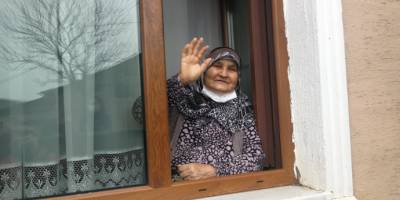 Bursa’da 80 yaşındaki Nazmiye nine korona virüsü yendi