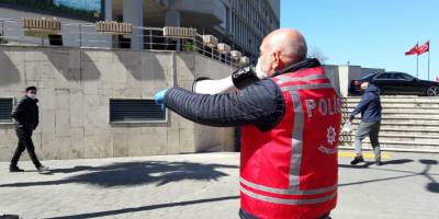 Zonguldak'ta polis ekipleri fatura kuyruğuna megafonlu ikaz yaptı