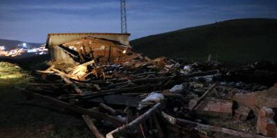 Mandıra çöktü: 6 hayvan telef oldu