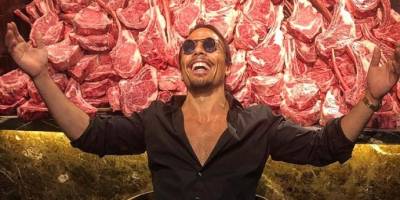 Paket servise başlayan Nusret'in fiyatları sosyal medyanın diline düştü