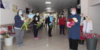 İzmir Ticaret Odası'dan sağlık çalışanlarına “çiçek” morali