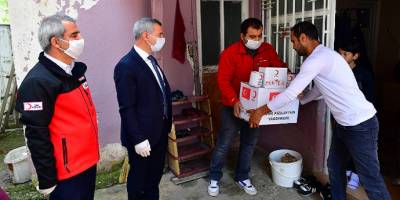 Yeşilyurt Belediyesi ihtiyaç sahiplerine gıda koli dağıttı