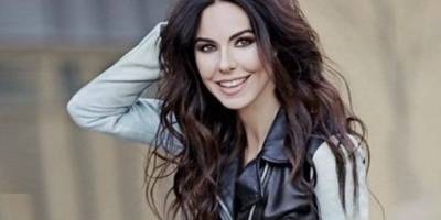 48 yaşındaki Defne Samyeli paylaştığı makyajsız hali takipçilerini ikiye böldü