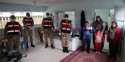 Elazığ'da 10 şaşındaki Hamza 156'yı aradı, annesi için doğum günü sürprizi yaptı