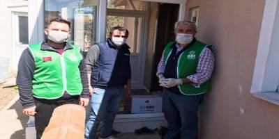 İHH’dan iş yerleri kapatılan esnaflara yardım kolisi