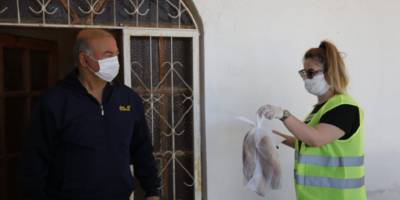 Antalya Büyükşehir ekipleri vatandaşlar için zaruri ihtiyaç nöbetinde