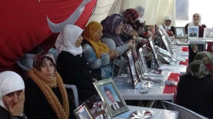 HDP önündeki ailelerin evlat nöbeti 155’inci gününde