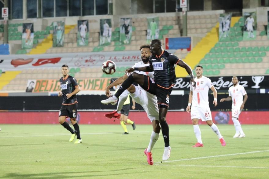 Ziraat Türkiye Kupası: Alanyaspor: 2 - Antalyaspor: 0 (İlk yarı)