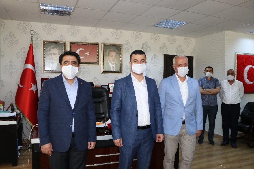 Partisinden istifa eden CHP’li eski belediye meclis üyesi AK Parti’ye katıldı