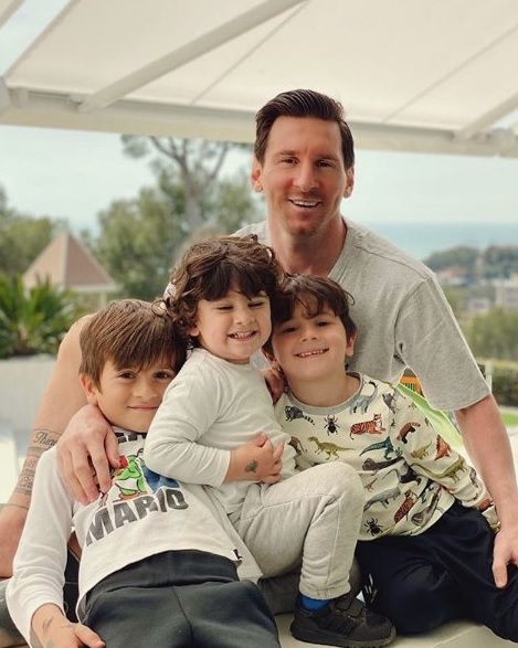 messi-sakallarini-kesti-mi.jpg