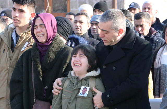 polis-ugur-celik-cenazesi.png