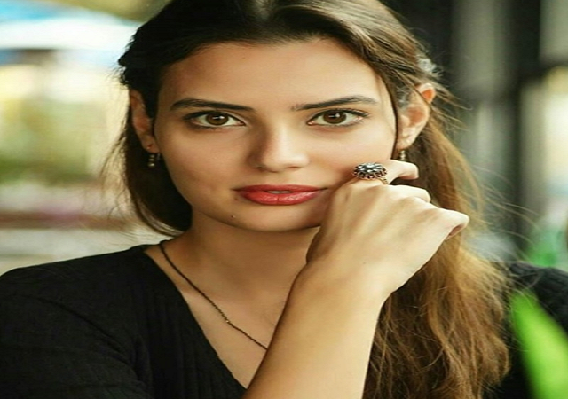 yagmur-ozturk-kac-yasinda.png